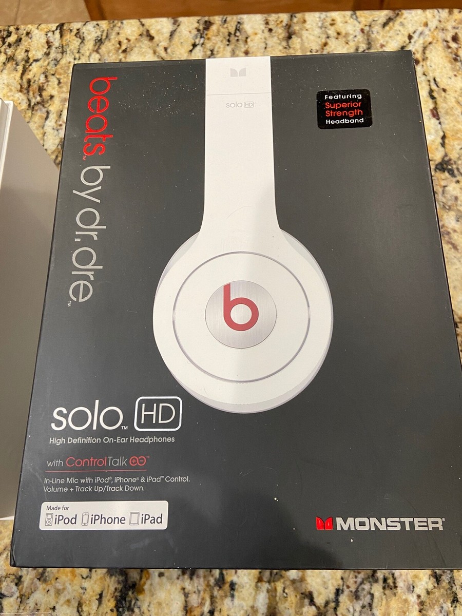 Beats by Dr. Dre Solo Headband Headphones White w Box Excellent