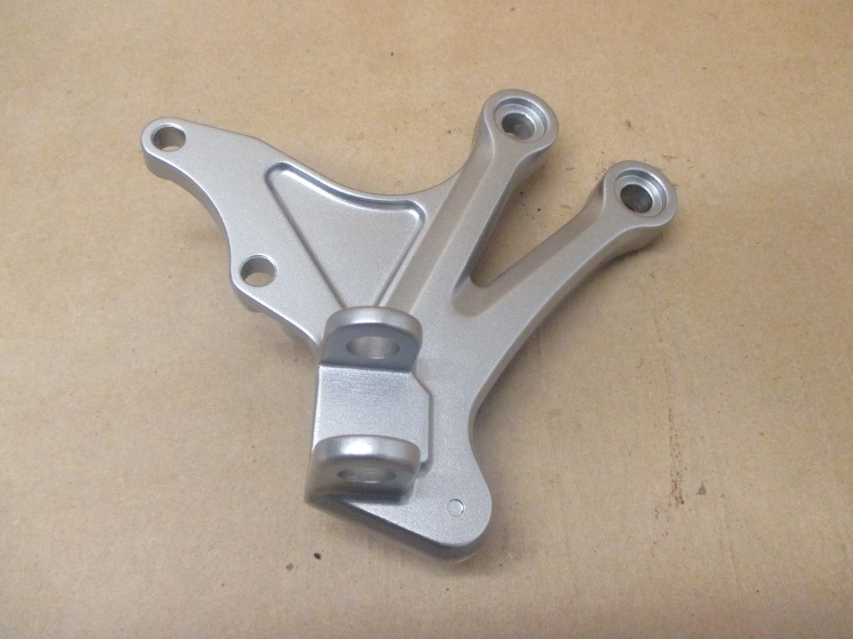 2004-2005 Kawasaki Ninja ZX10R Right rearset foot peg bracket NEW