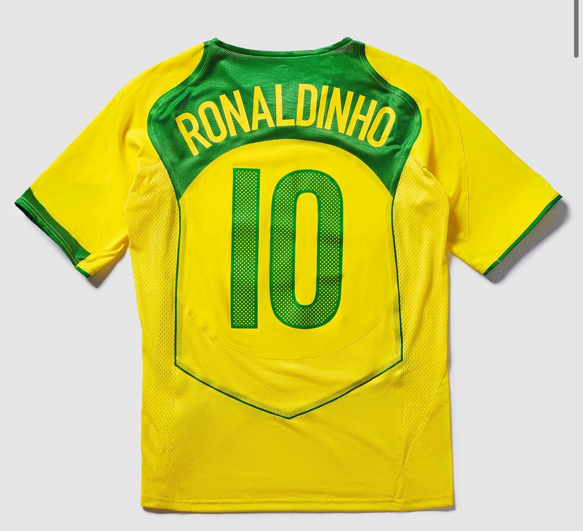 NIKE Ronaldinho Brazil 2004 Total 90 Reissue Size Medium BNWT MENS