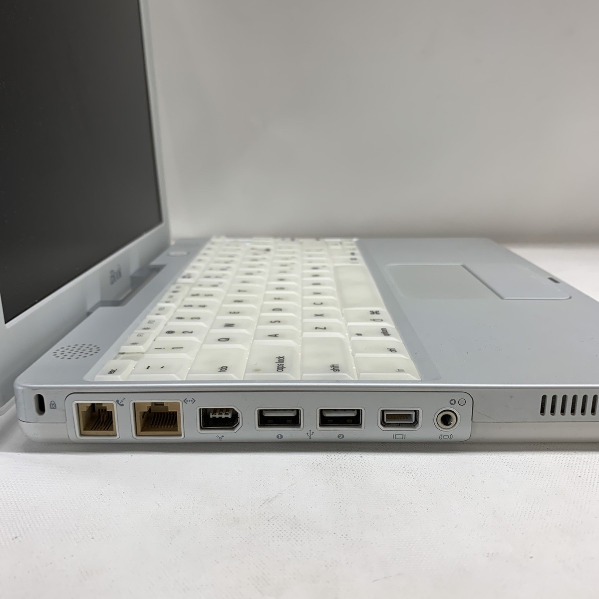 Vintage White Apple iBook G3 PowerPC 750 500MHz Laptop M6497