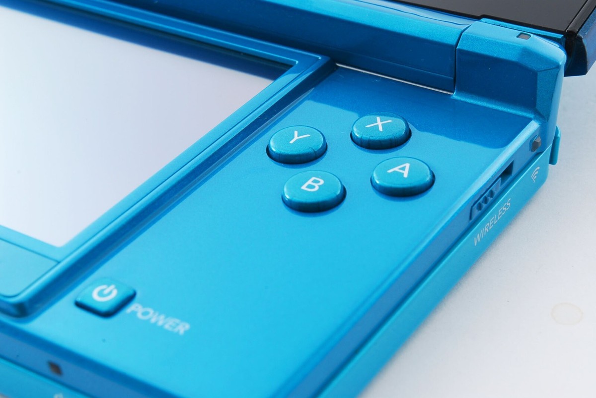 Nintendo 3DS Console Aqua Blue w/Box Adapter Zelda Stylus 2games