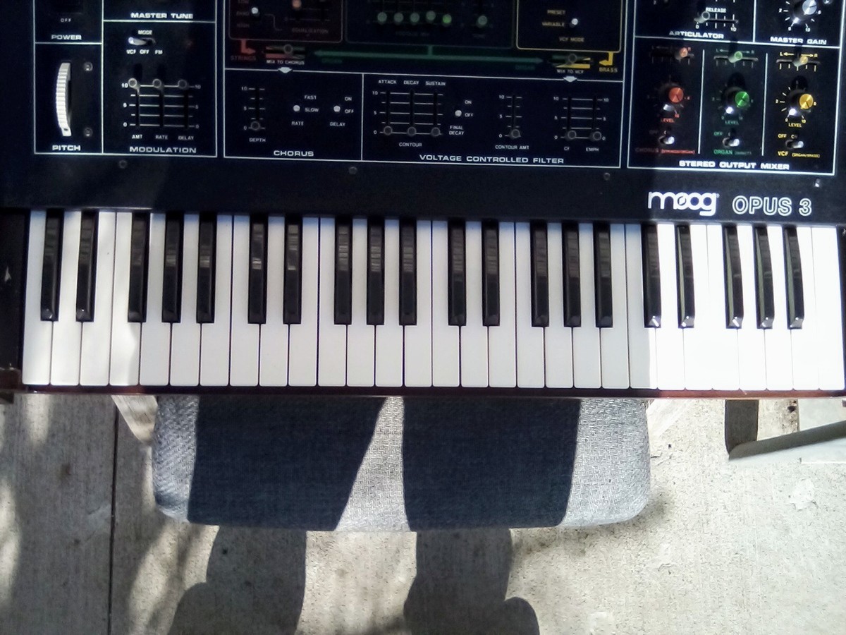 Vintage Moog Opus 3 Synthesizer Keyboard Synth 49key USED 1980 100
