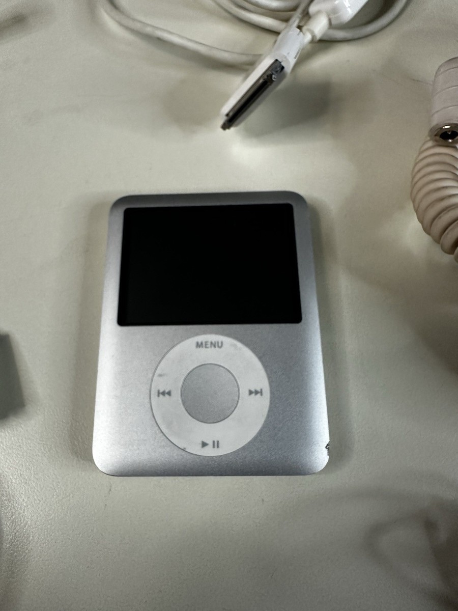 Apple iPod Nano 3rd Generation 4GB Silver. Read | eBay