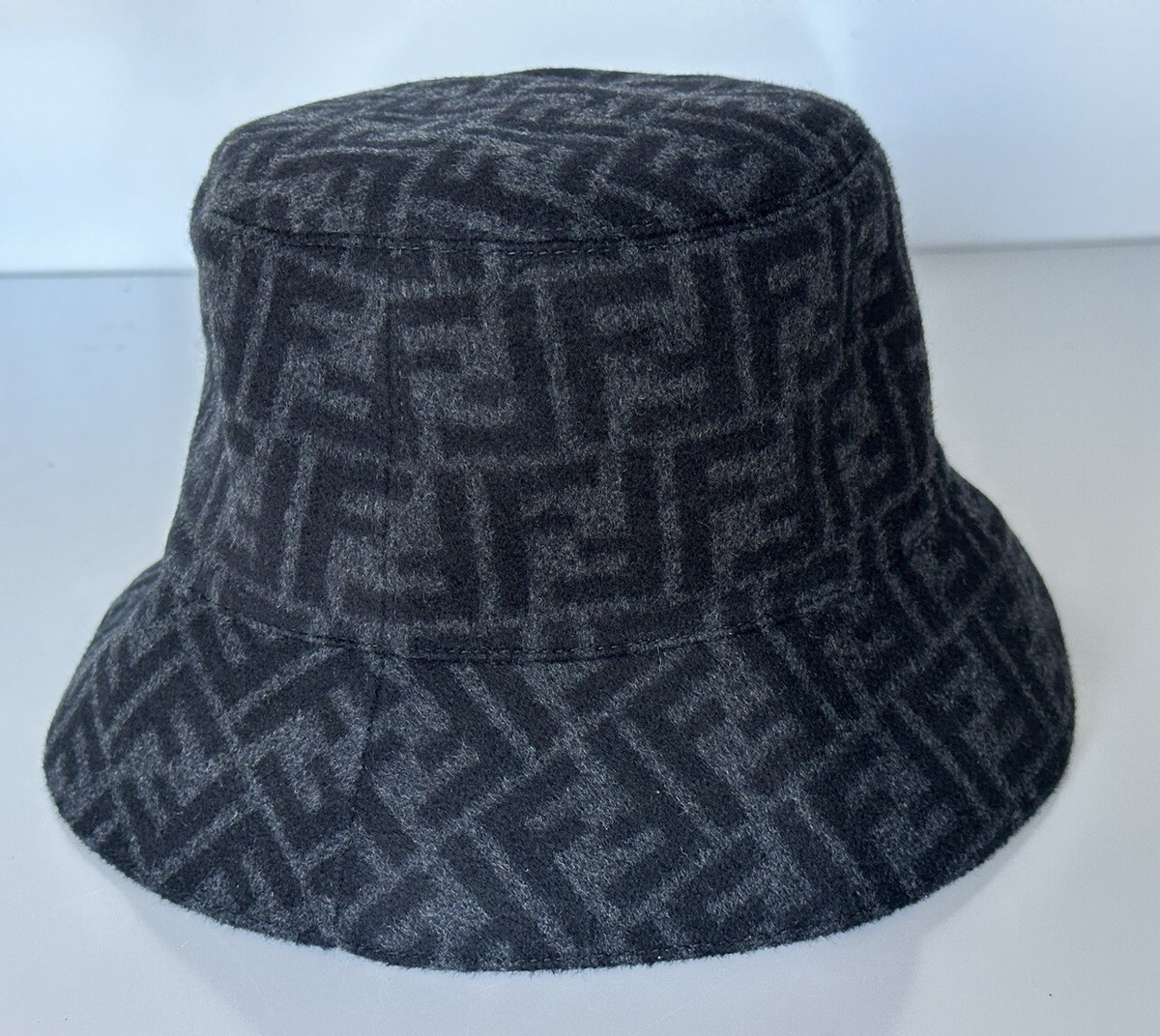 NWT $690 Fendi FF Wool Black Men's Bucket Hat Medium FXQ801 Made
