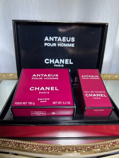Antaeus Chanel perfume set 150 g savon/edt 19 ml. Vintage 1982
