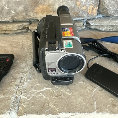 Sony Handycam CCD-TRV85 Hi8 XR Camcorder 72x Zoom NightShot