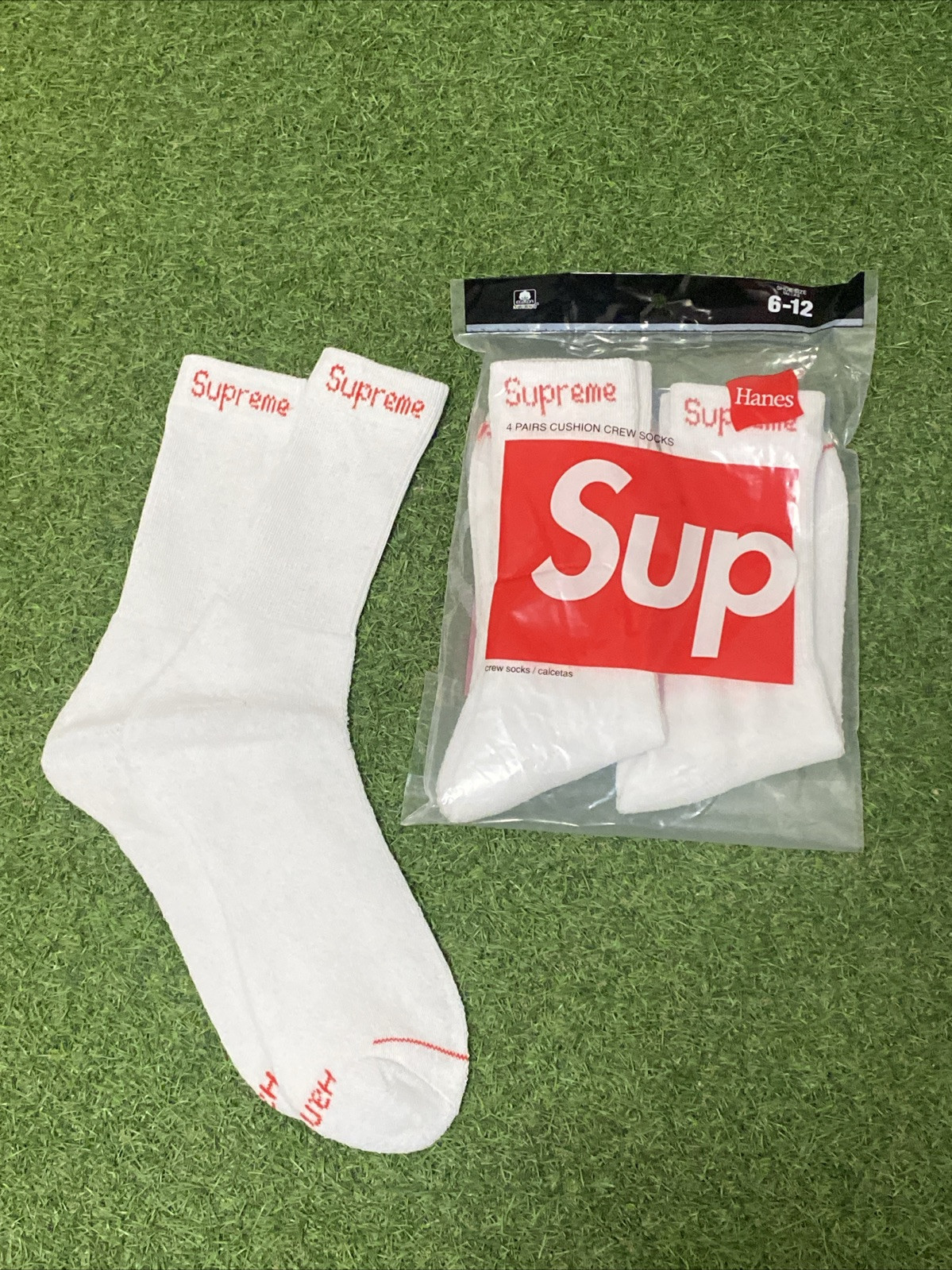 Supreme X Hanes Crew Socks - White, 4 Pack, Size 6-12 888977102855