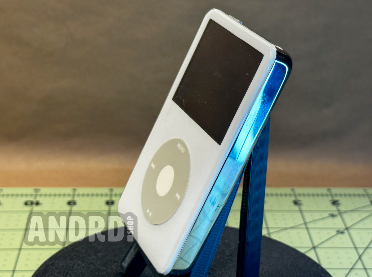 Custom 512GB iPod Classic 5.5 Gen w/Wolfson DAC, 3000mah Battery