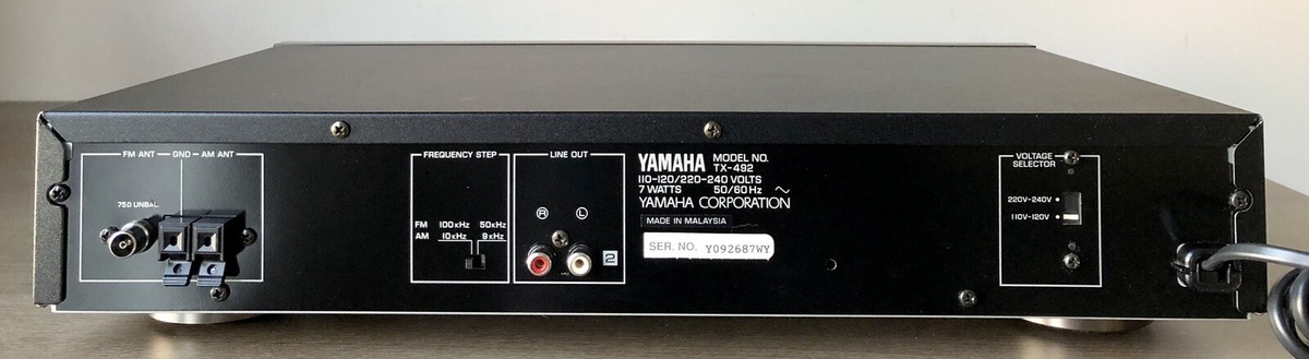 Yamaha TX-492 Natural Sound AM/FM Stereo Tuner - Black - Excellent