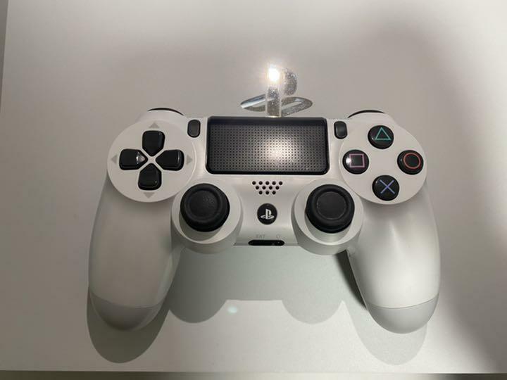 Sony PlayStation4 PS4 Pro CUH-7200BB02 Glacier White 1TB Japan ver