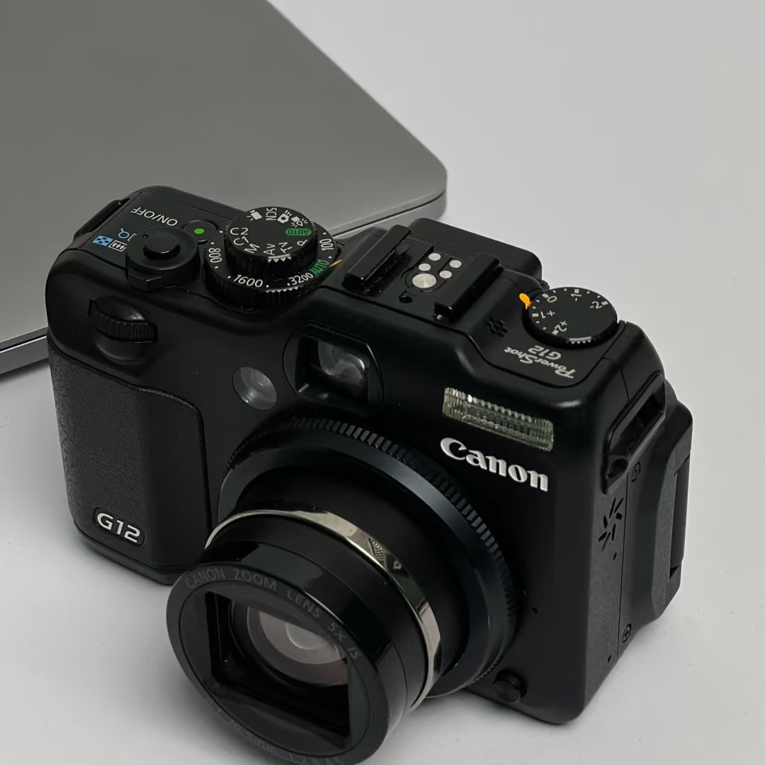 Canon Power Shot G12 Digital Camera 10 MP 5x Optical Zoom with