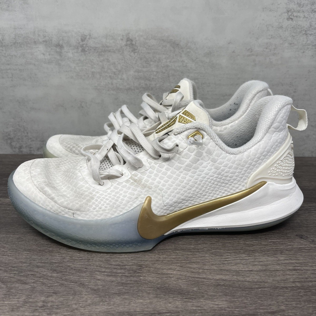 Nike Mamba Focus Shoes Kids Size 6 White Gold Blue Kobe Basketball