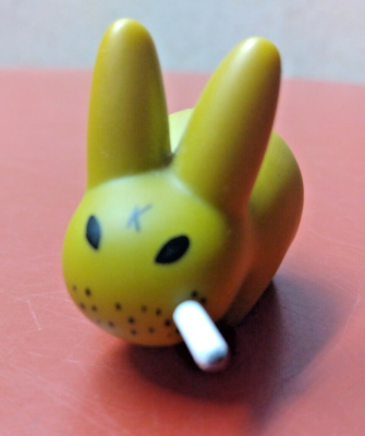 Kidrobot Kozik Labbit Green Smorking Smoking Rabbit 1.5