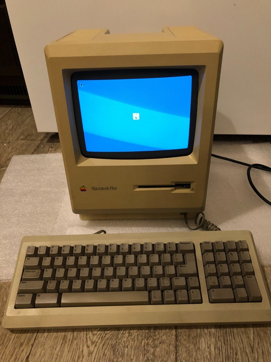 Vintage Apple Macintosh Plus 1Mb M0001A w./ Keyboard UNTESTED