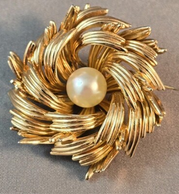 Vintage Grosse Germany Brooch 1964 Gold Plated With Simulated