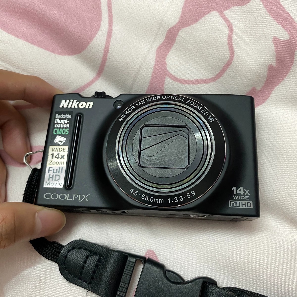 Nikon COOLPIX S8200 16.1MP Digital Camera 14 x Optical Zoom in