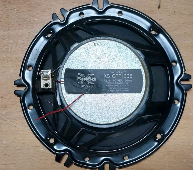 Sony Xplod XS-GTF1638 6-1/2-Inch 3-Way 260W Speaker System - 2