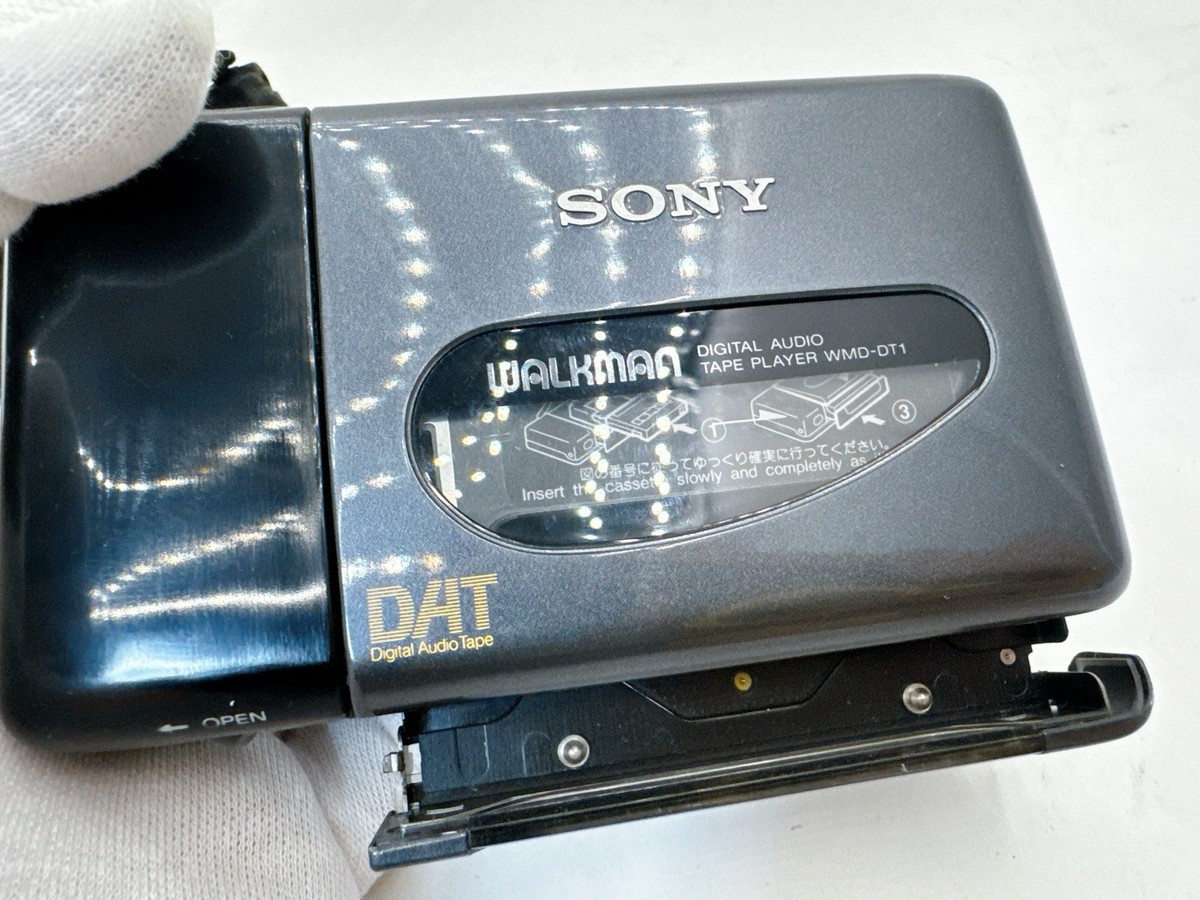 Sony Walkman WMD-DT1 Portable DAT Digital Audio Tape Player Made
