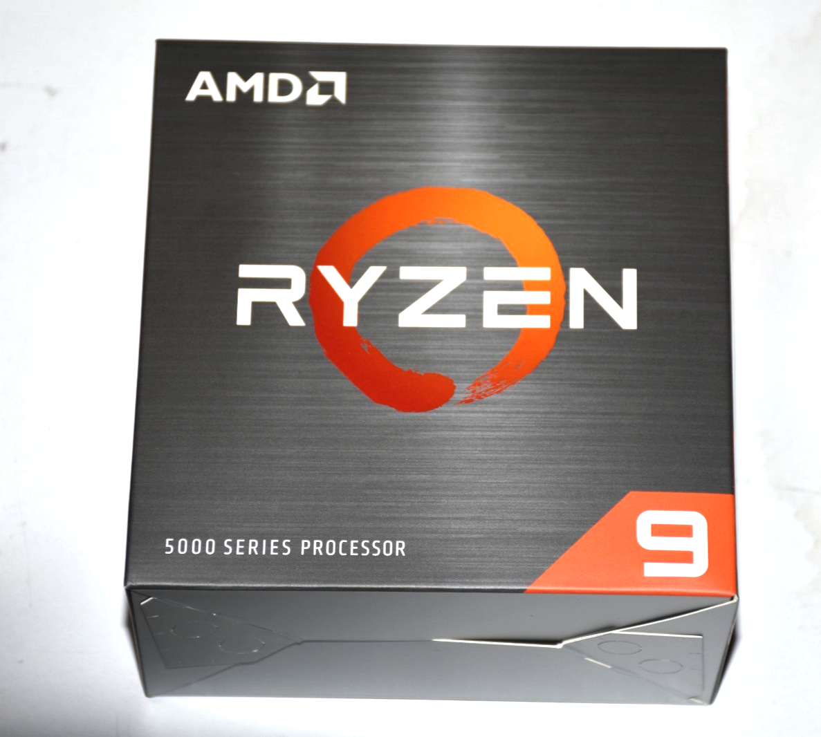 AMD Ryzen 9 5950X Desktop Processor (4.9GHz, 16 Cores, Socket AM4