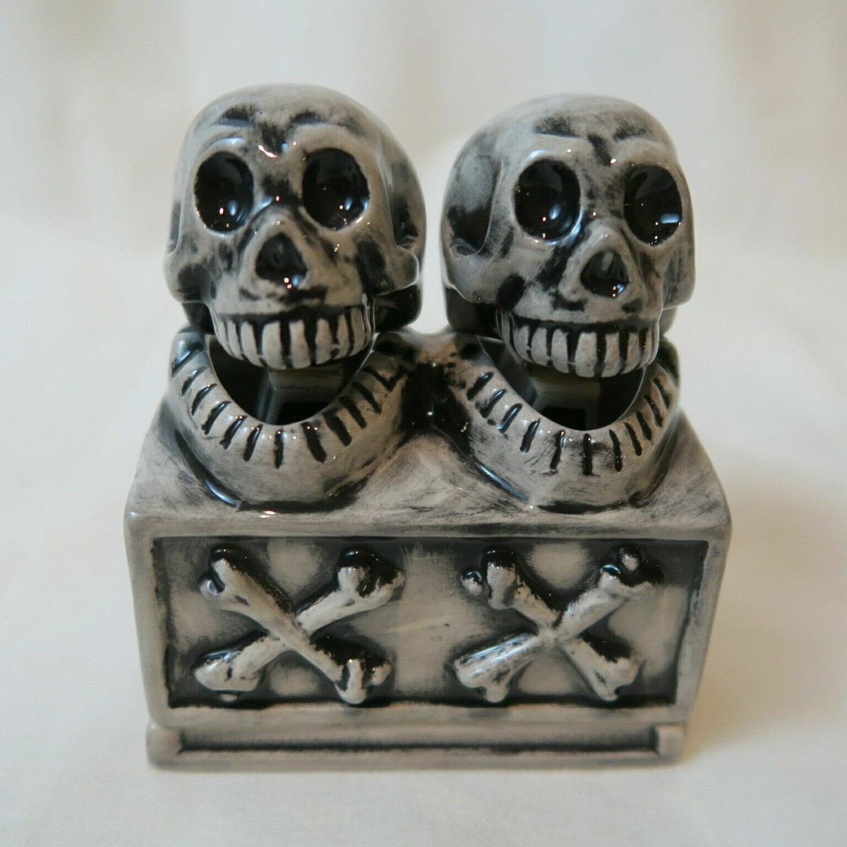 NEIGHBORHOOD BOOZE DUAL DUAL SHAKING SKULLs / CE-INCENSE CHAMBER