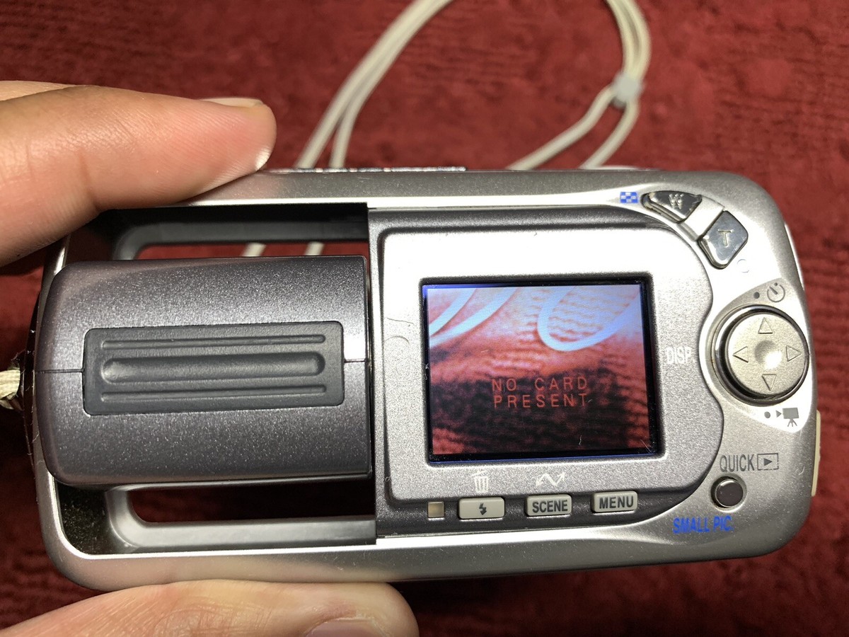 Rare Vintage Nikon CoolPix E3500 Digital Camera 3500 TESTED NEEDS