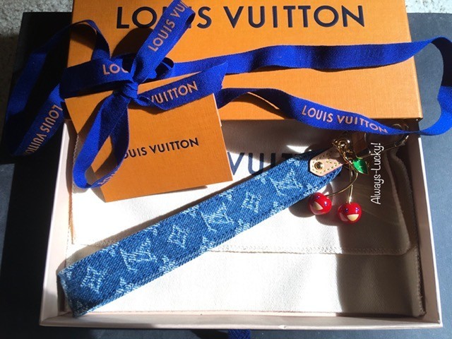 🍒 Louis Vuitton Cherry Murakami LV x TM Denim Cerise Dragonne