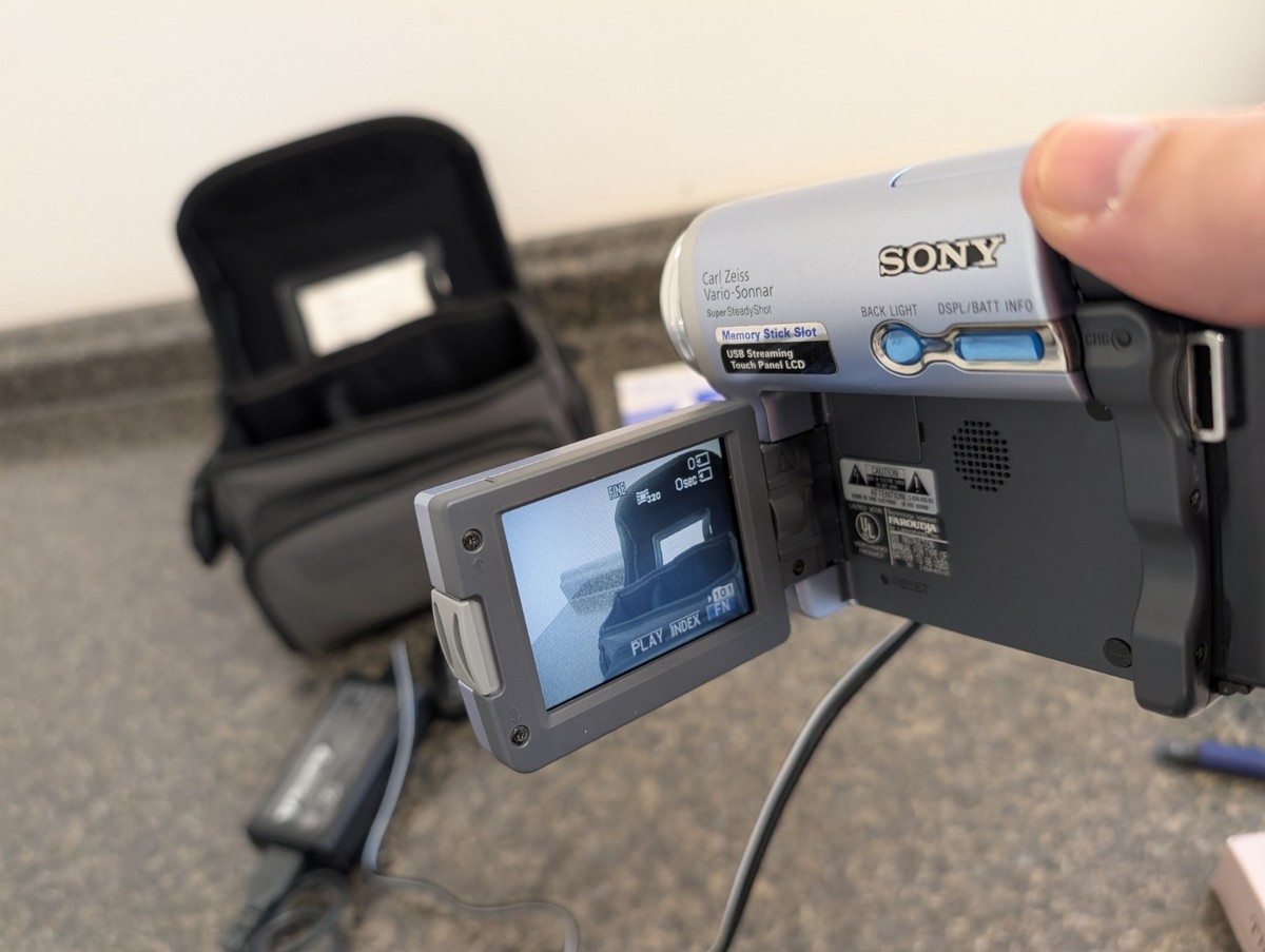 Sony Handycam DCR-TRV22 Mini DV Camcorder Nightshot From JAPAN