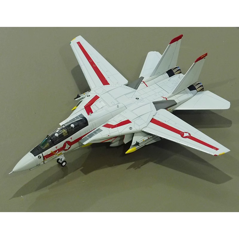 Calibre Wings 1:72 F-14J Robotech Rick Hunter PVC Fighter Plane