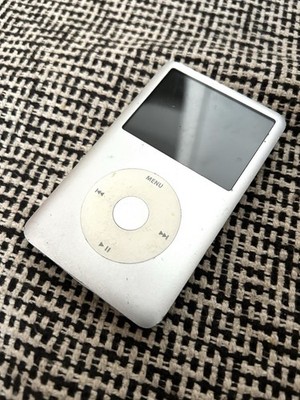 Apple iPod Classic 80GB シルバー ジャンク APPLE iPOD CLASSIC 6TH