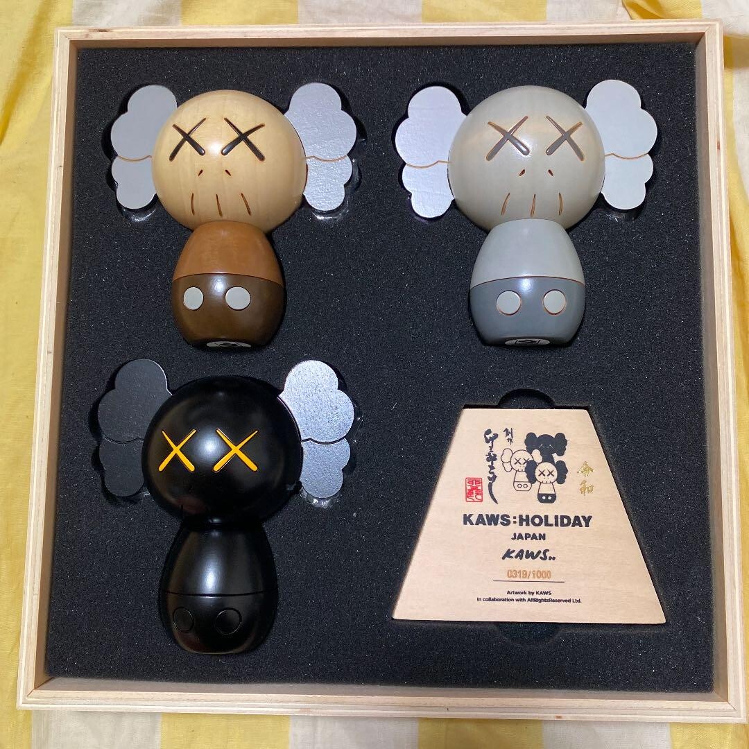 KAWS HOLIDAY JAPAN Kokeshi Doll Set Limited 1000 Usaburo Rare