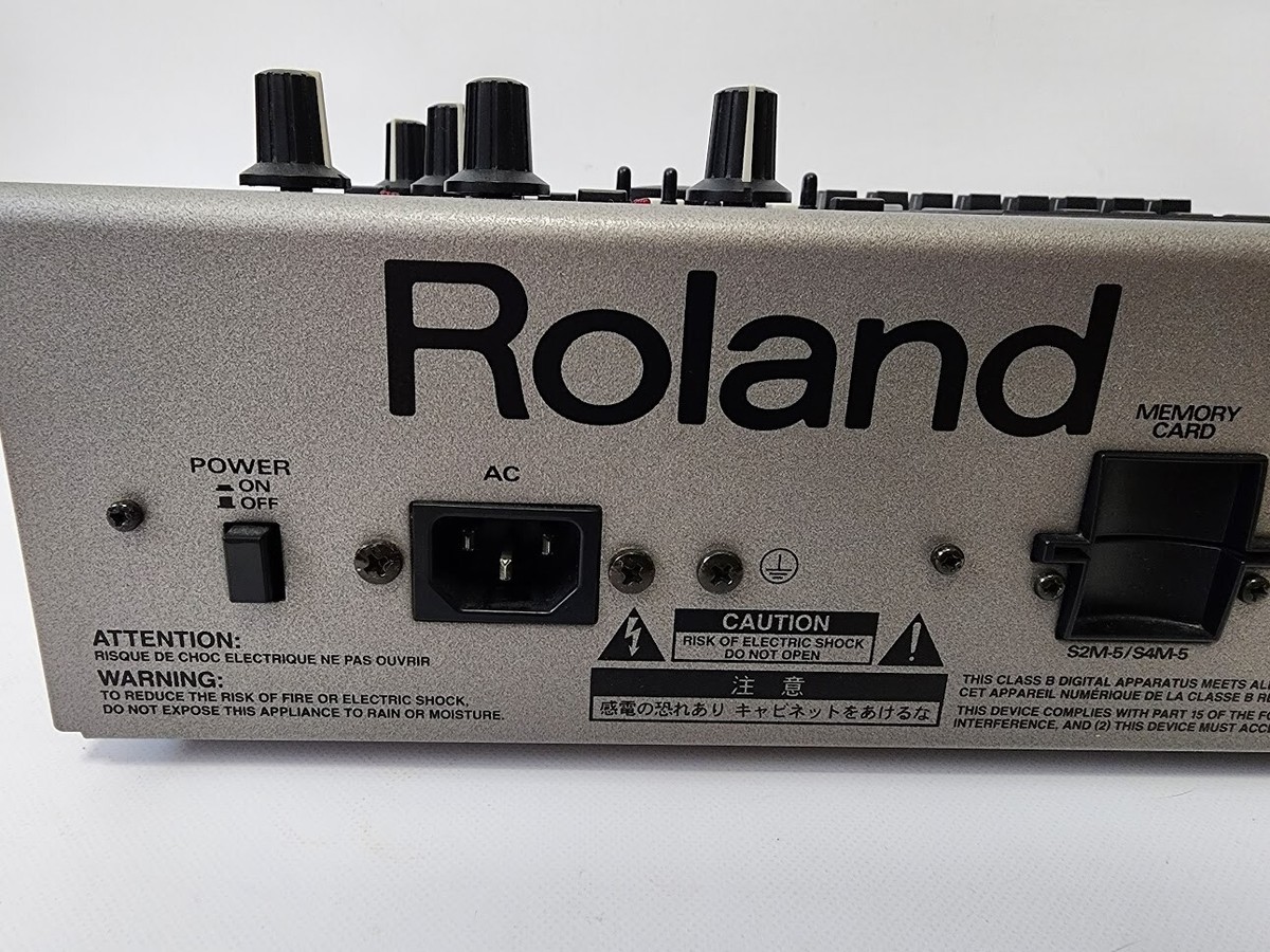 Roland MC-505 Groovebox Rhythm Machine Sequencer Mixer Music