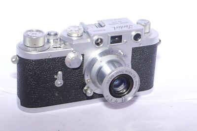 Leotax F vintage rangefinder camera. Circa 1954. Tokyo Opt. Simlar