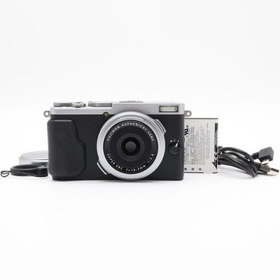 FUJIFILM Digital Camera X70 Silver X70-S Fujinon 28mm f/2.8 W