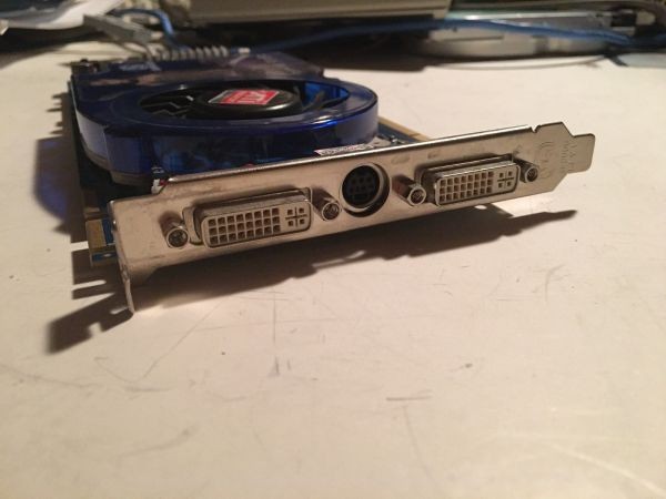 Saphire hd 3850 ati radeon hd3850 512mb gddr3 pci-e dual dvi-i/tvo