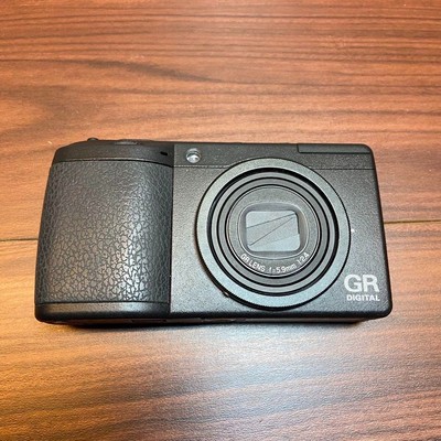 Ricoh GR Digital II 10.1MP CCD Sensor Compact Digital Camera Black
