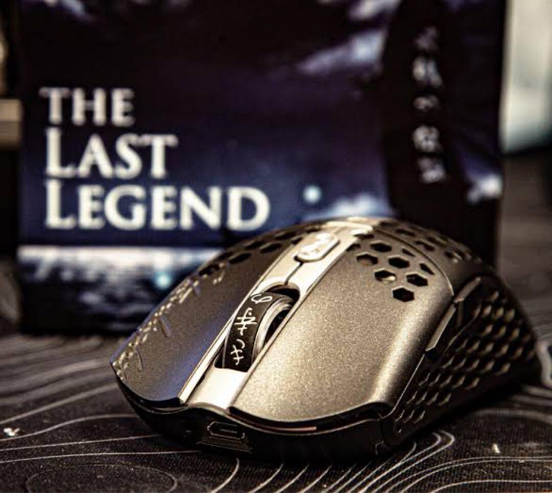 Finalmouse Starlight Pro - The Last Legend Small - Opened, Never