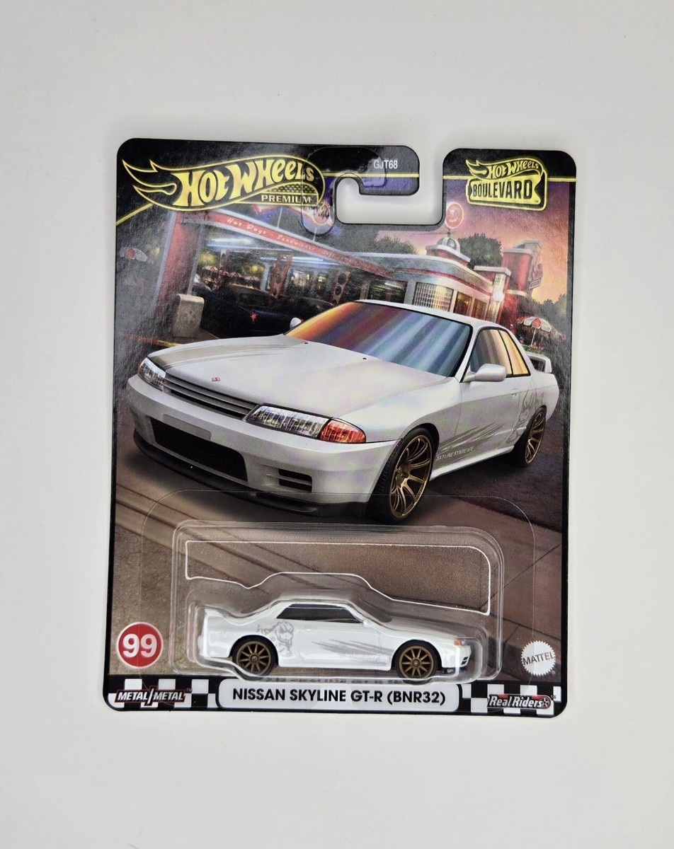 Hot Wheels Boulevard 2024 white Nissan Skyline GT-R R32 (BNR32