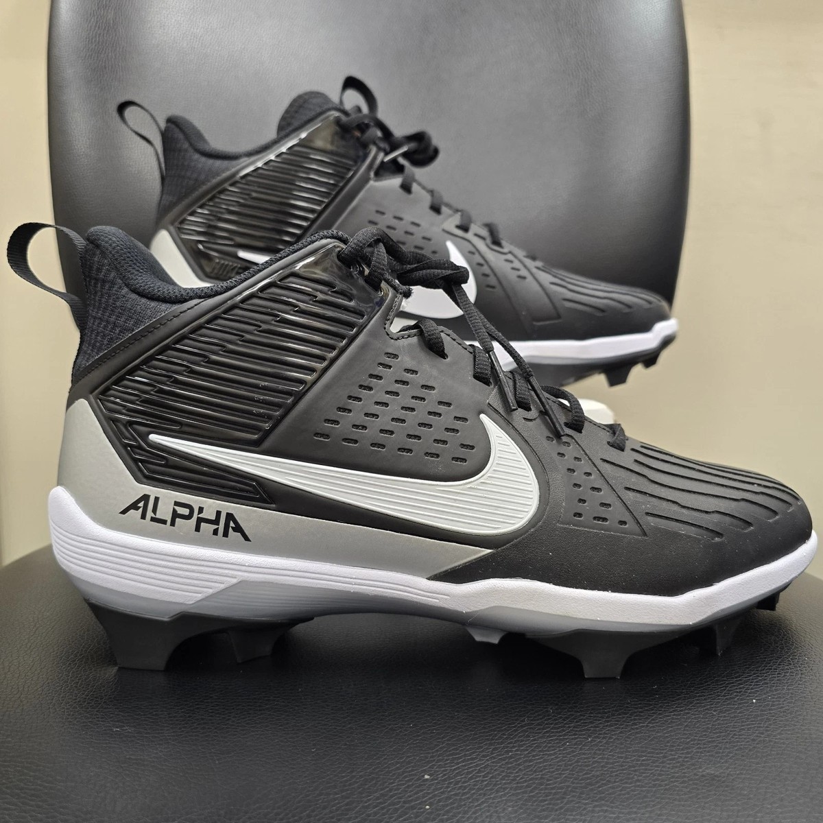 Nike Alpha Menace Strong Football Cleats II5139-010 Men's Size 9