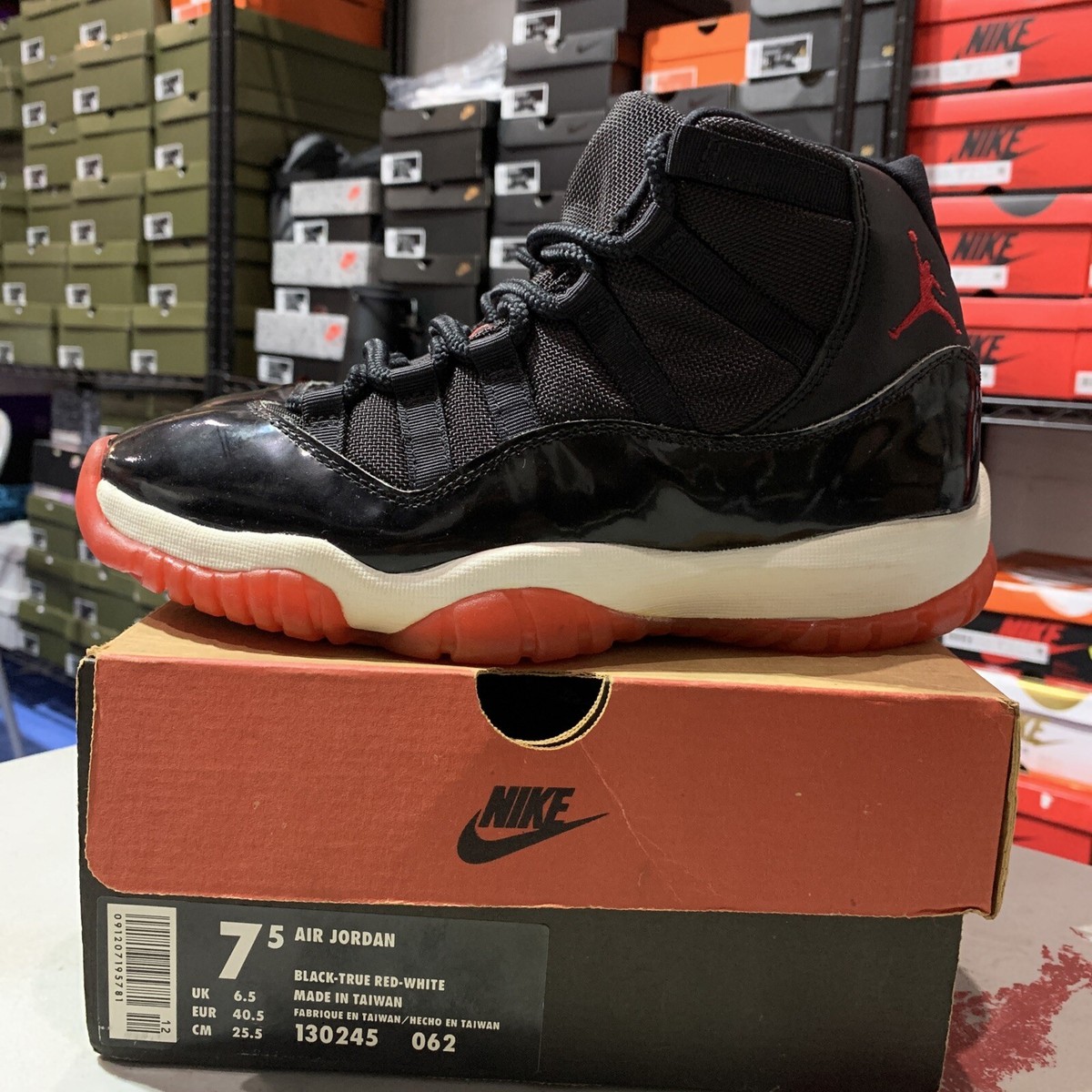 1996 Nike Air Jordan 11 Black True Red-White 130245-062 Us 7.5 DS