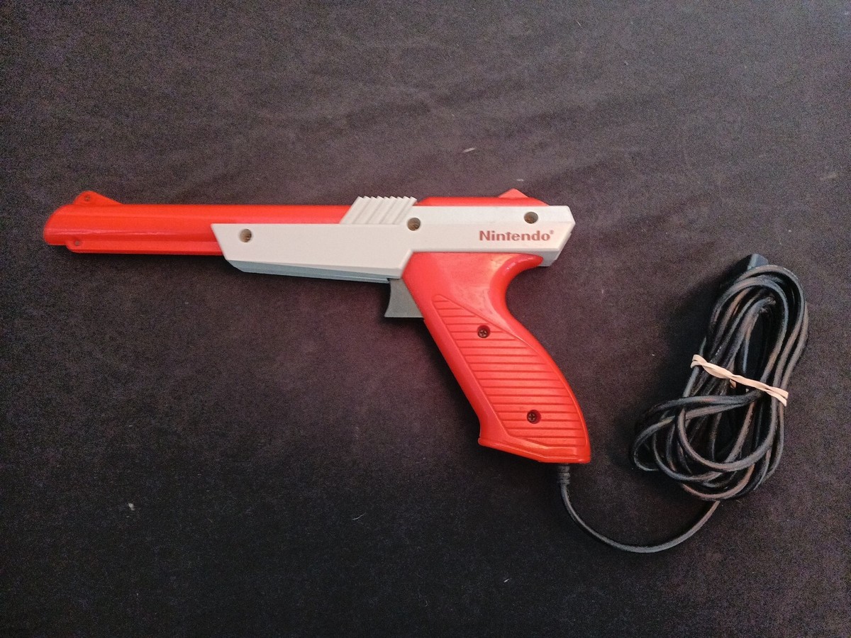 Vintage 1985 Nintendo NES ZAPPER LIGHT GUN For Duck Hunt Game