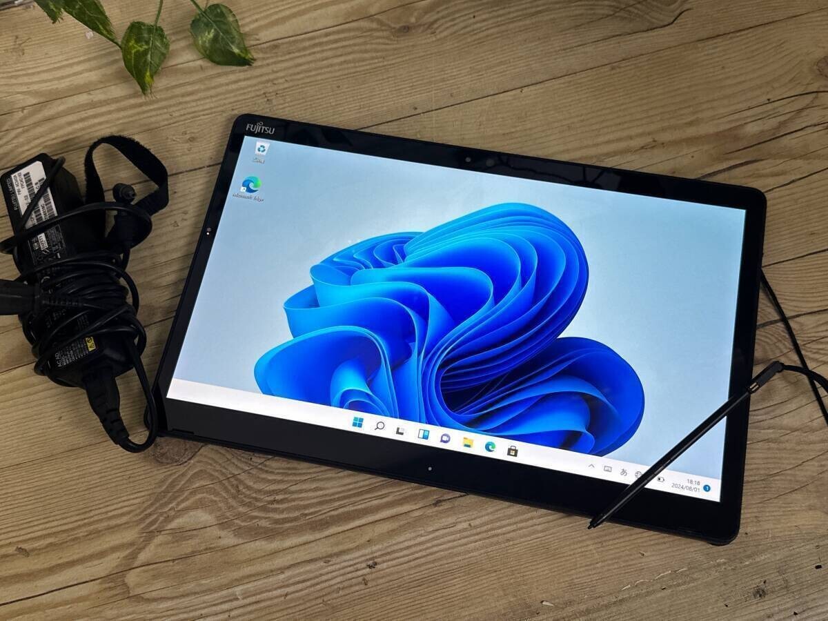 Fujitsu ARROWS Tab Q738/SE Core i3 7130 2.7GHz SSD 128GB Memory 4