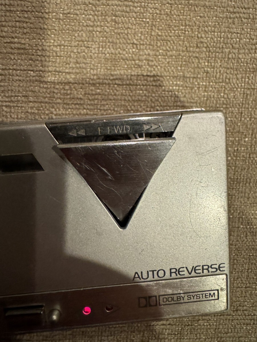 Toshiba KT-AS10 Walky portable radio/cassette player stereo Silver