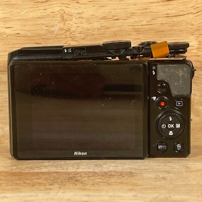 Nikon Coolpix A900 Digital Camera 20MP TFT Display 35x Optical