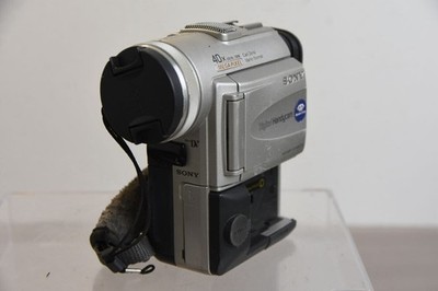 SONY DCR-PC100 Digital Handycam Camcorder miniDV Video Camera