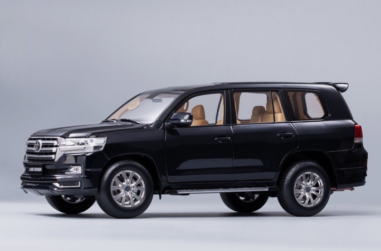 1/18 Toyota Land Cruiser SUV 2020 Black Diecast Model Car by NZG