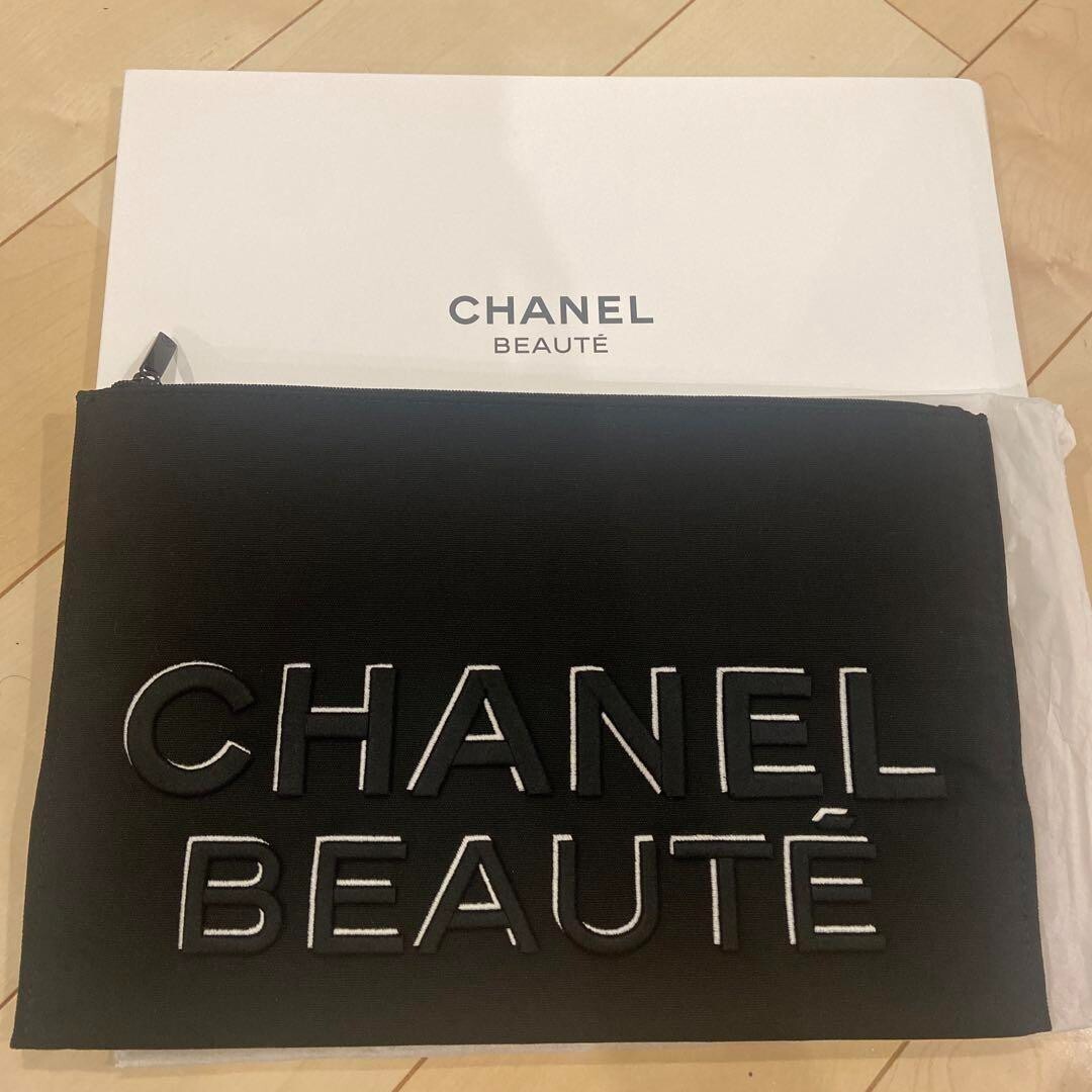 CHANEL BEAUTE embroidery pouch novelty 20 × 30 cm Makeup CASE