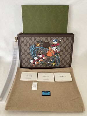 Disney x GUCCI BRAND NEW DONALD DUCK WRISTLET CLUTCH LOGO BAG Rare