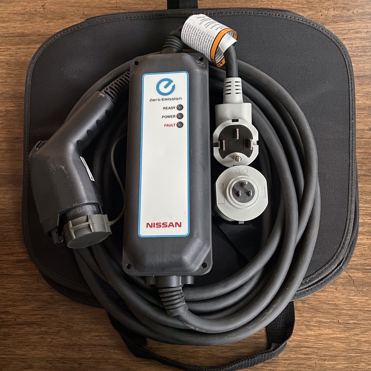 Nissan EV充電器 No.25061-3VA0A Nissan EV充電器 No.25061-3VA0A s-l400.