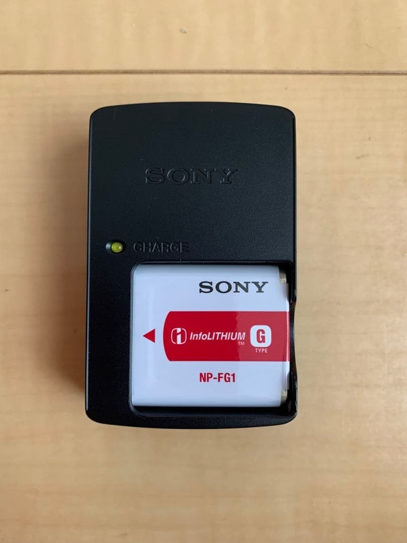 SONY Cyber shot DSC-W220 Pink 12.1MP Digital Camera Battery