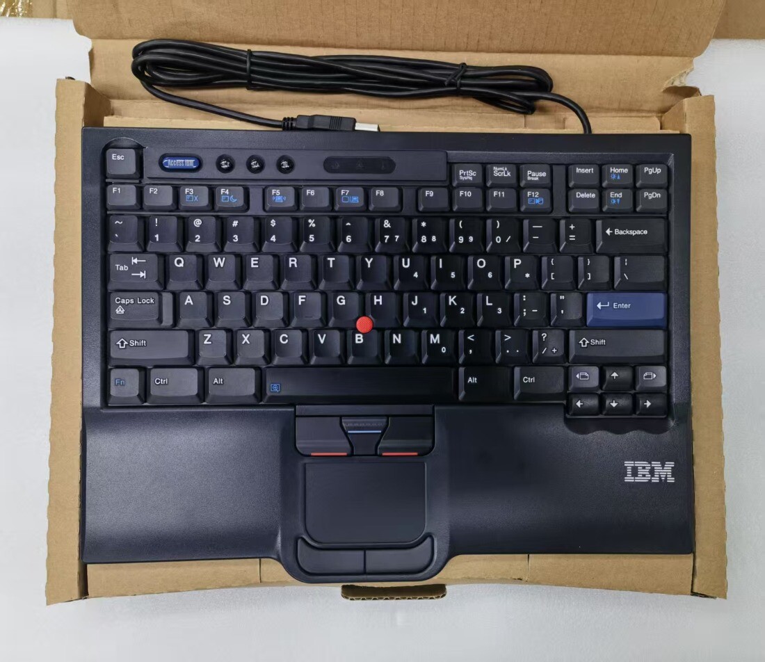 NEW Lenovo IBM SK-8845RC UltraNav USB Wired Keyboard W/Touchpad